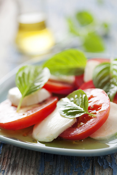 Капрезе из моцареллы